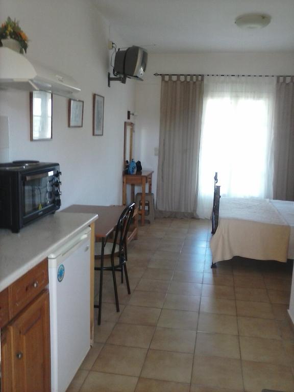 Athineos Apartments Koméno Kültér fotó