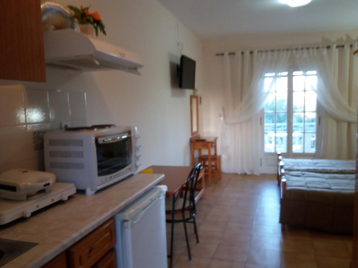 Athineos Apartments Koméno Kültér fotó